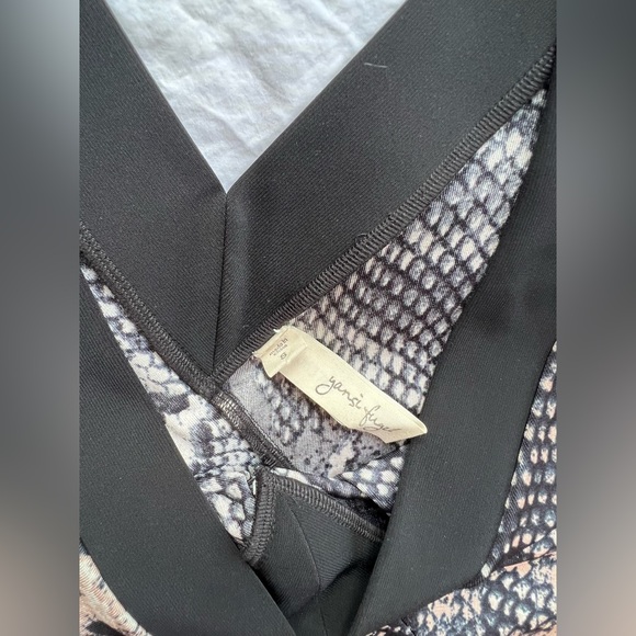 Snake print midi dress! - Picture 2 of 2